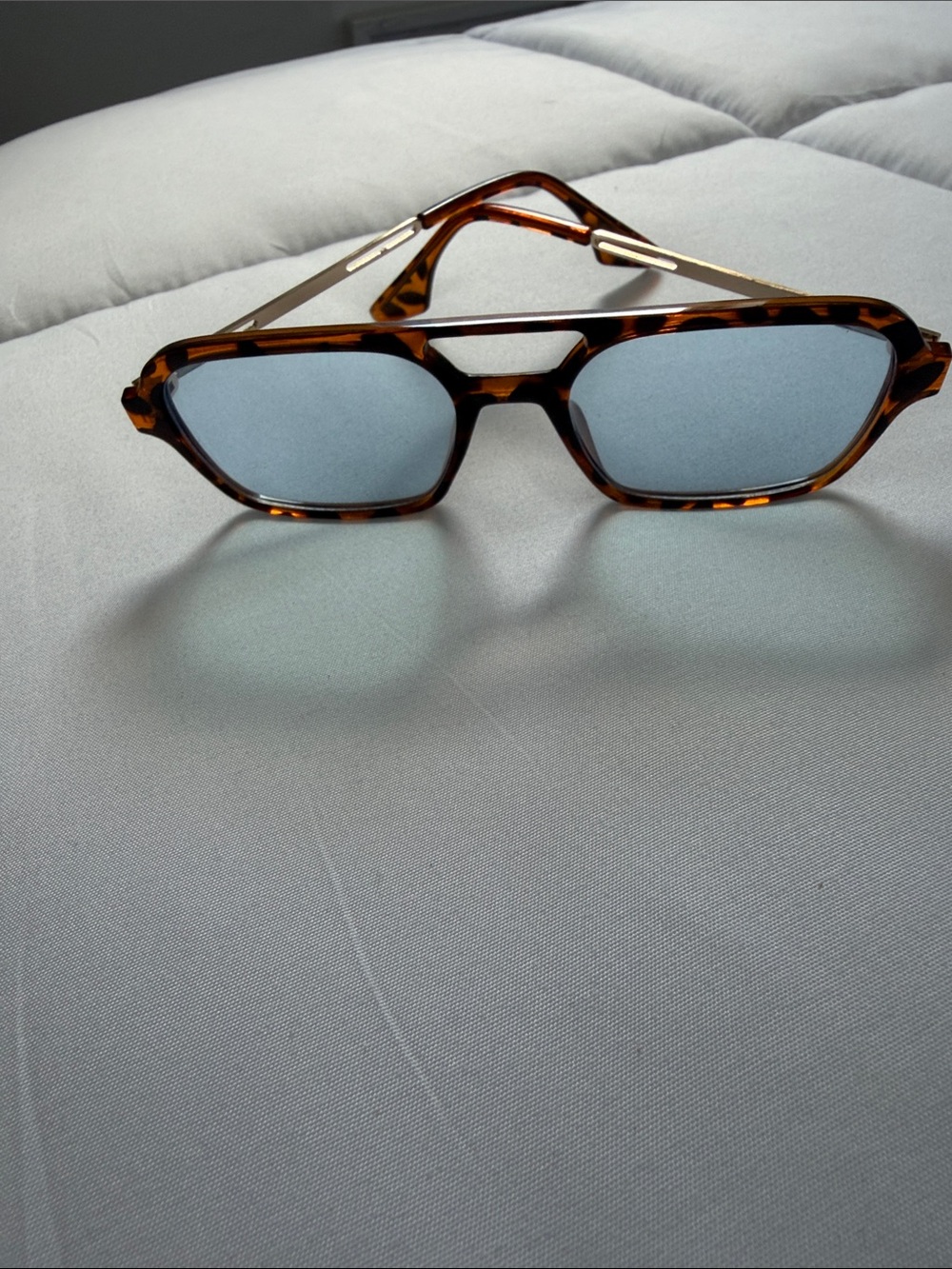 Tortoiseshell Frame Blue Lens Women's Sunglasses